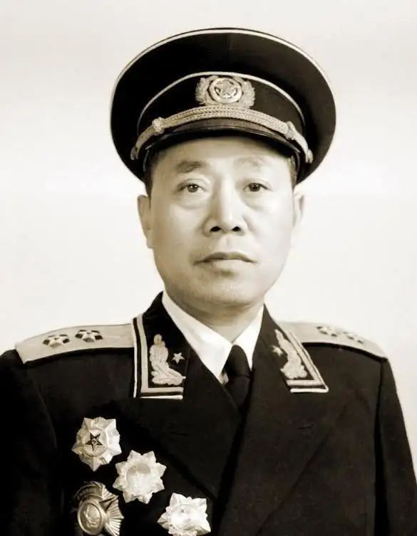 上將上面還有等級嗎，探究軍銜體系中的高級職位與等級劃分，軍銜體系揭秘，上將之上是否還有更高級別？高級職位與等級劃分全解析