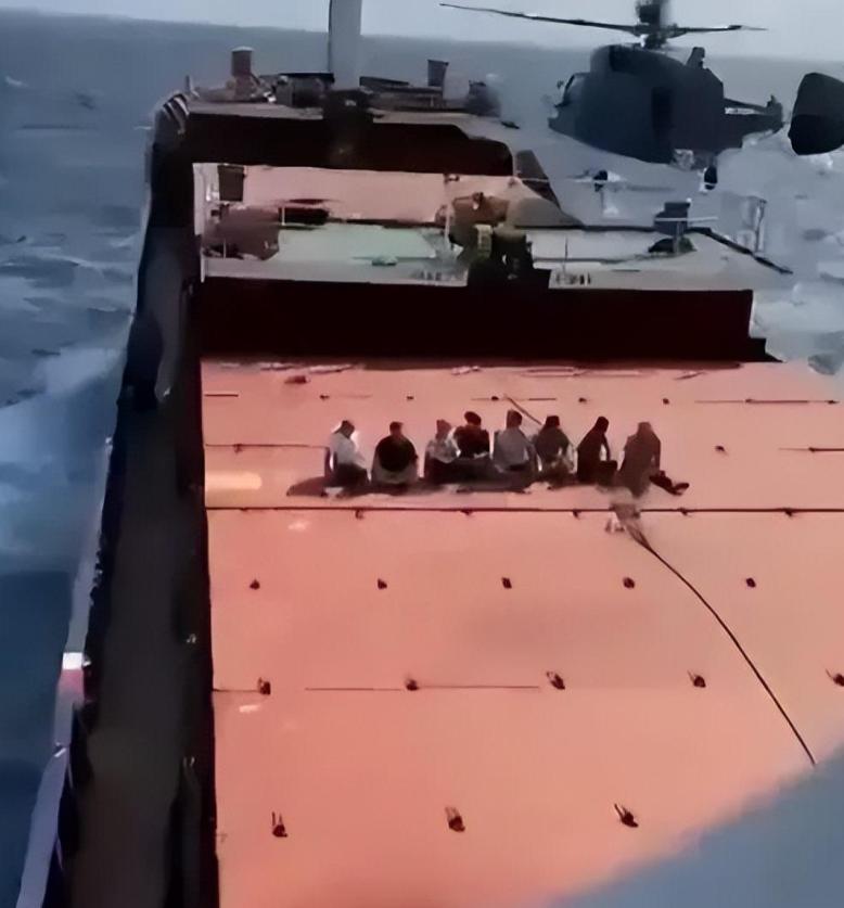 俄羅斯向美軍艦開火，事件背景與SEO解讀，俄羅斯對美軍艦開火事件背景解析與SEO視角解讀