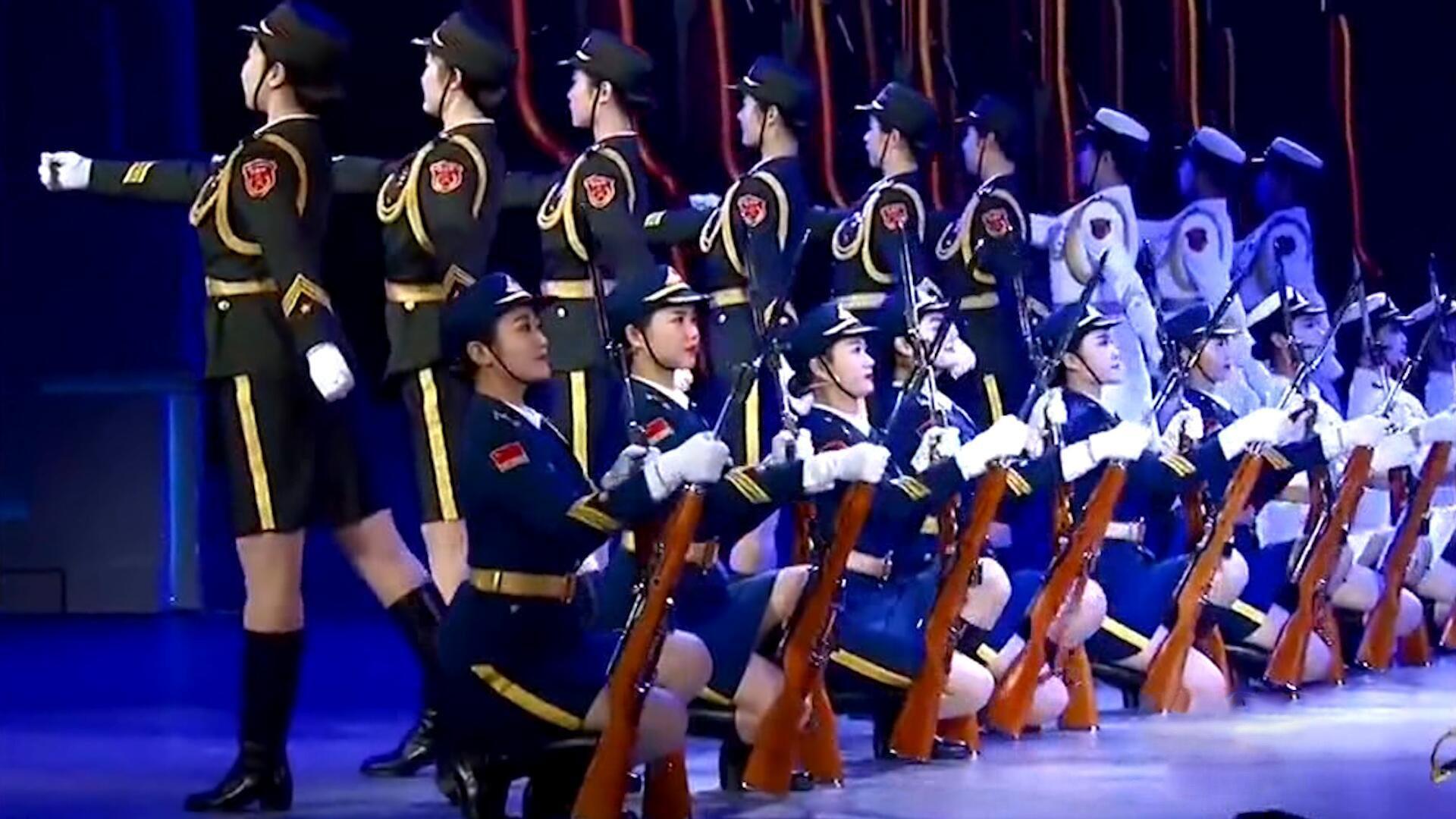 三軍女兵隊跳舞，展現(xiàn)力量與柔美的完美結合，三軍女兵隊舞蹈，力量與柔美的完美交融