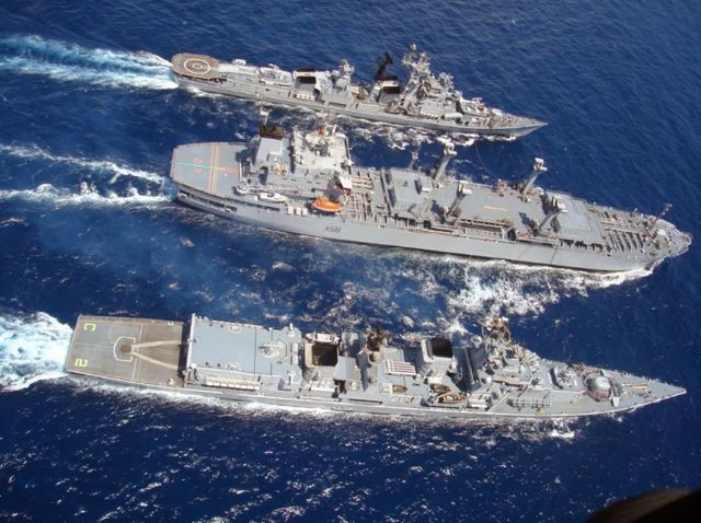 中國第三艘航空母艦下水，揭示強大國防新里程碑，中國第三艘航空母艦下水，國防實力再上新臺階