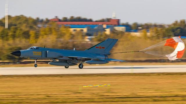 關(guān)于2022年殲-7還有多少架的探討，探討，殲-7戰(zhàn)機(jī)在2022年的數(shù)量概況
