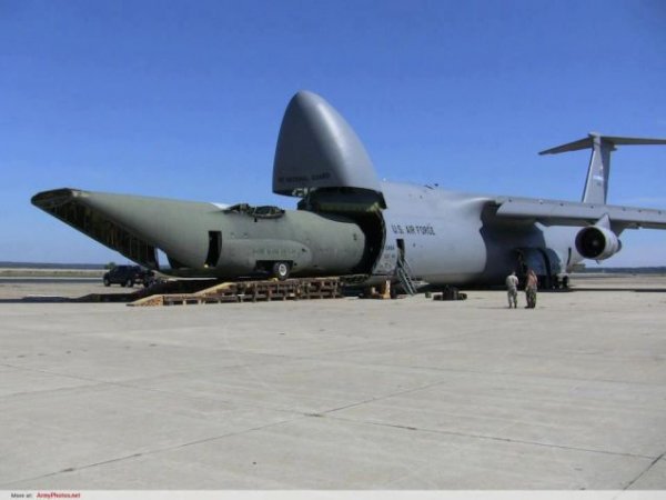 大力神運輸機圖片，探索航空巨無霸的魅力，航空巨無霸，大力神運輸機圖片探索其魅力