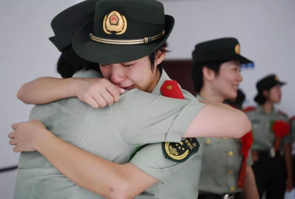 關(guān)于21式各軍種八一臂章的探討，關(guān)于各軍種八一臂章的探討，深入解析21式臂章特點(diǎn)