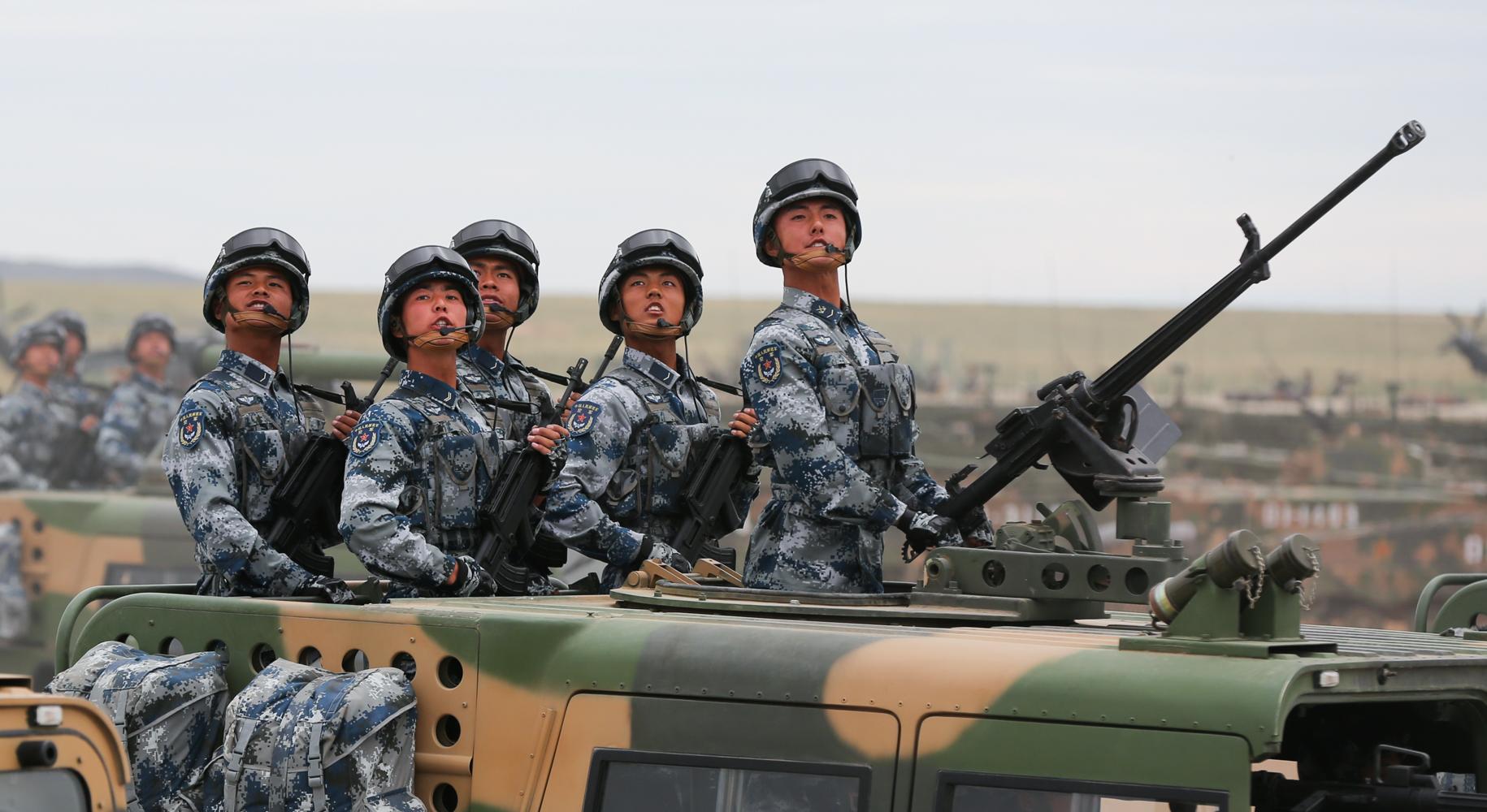 建軍90年閱兵完整版，回顧歷史，展望未來，建軍90年閱兵回顧，歷史印記與未來展望