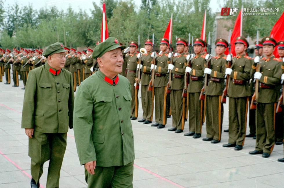 解放軍儀仗隊(duì)表演視頻，展現(xiàn)榮耀與力量，解放軍儀仗隊(duì)榮耀與力量的震撼表演視頻
