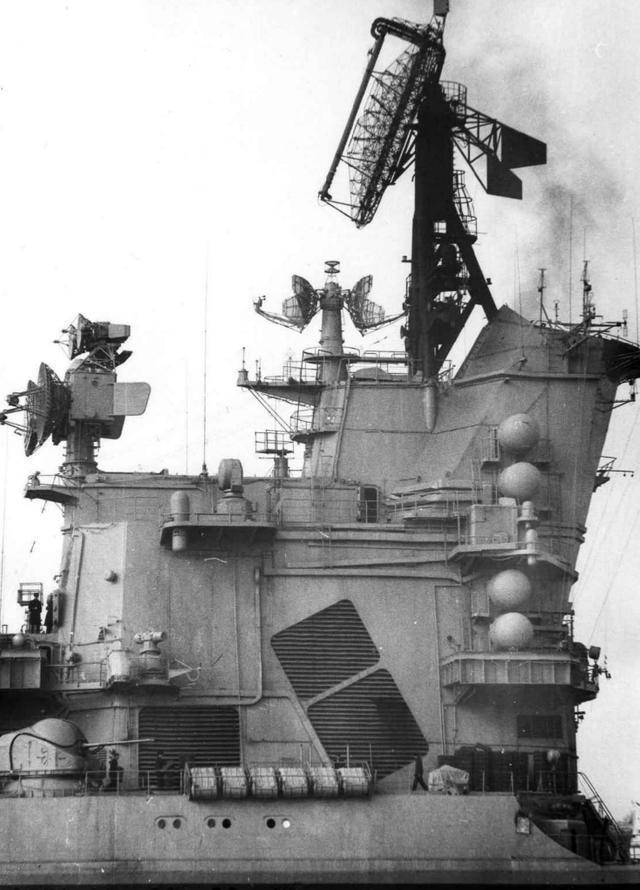 蘇聯(lián)65型巡洋艦，歷史與特點(diǎn)解析，蘇聯(lián)65型巡洋艦，歷史背景與特點(diǎn)深度解析