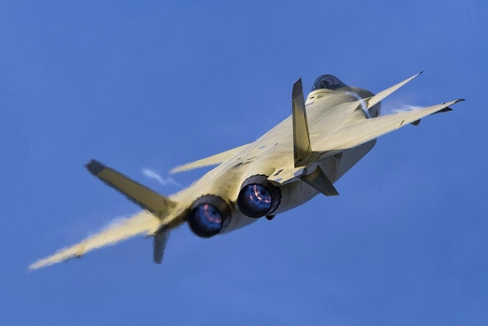 殲15戰(zhàn)斗機發(fā)動機，性能與優(yōu)勢分析，殲15戰(zhàn)斗機發(fā)動機性能與優(yōu)勢深度解析