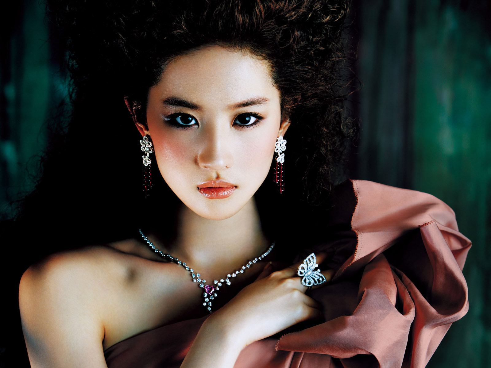 揭秘劉亦菲原名背后的故事，揭秘劉亦菲原名背后的故事與真相