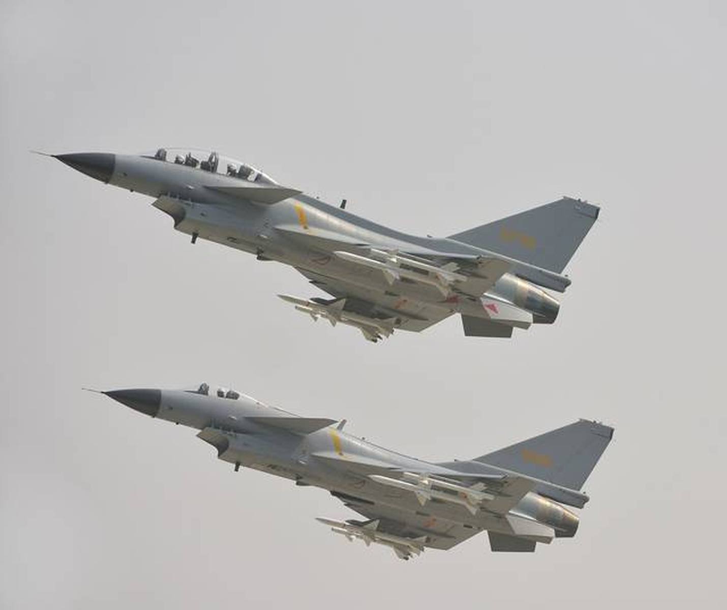 全球最丑戰(zhàn)斗機(jī)殲-10，深度解析與探討，深度解析與探討，全球最丑戰(zhàn)斗機(jī)殲-10的優(yōu)劣與挑戰(zhàn)