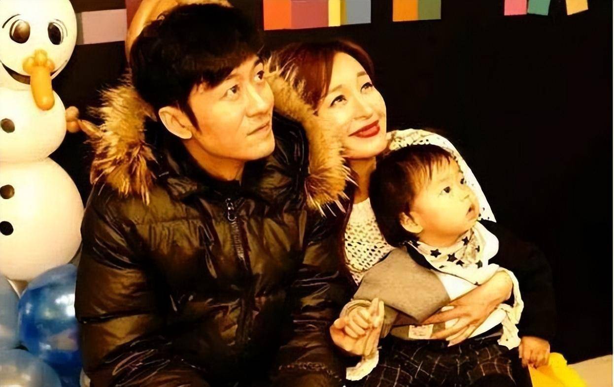 探索林申老婆楊雨辰的真實面貌，照片背后的故事，林申妻子楊雨辰揭秘，探索真實面貌與照片背后的故事