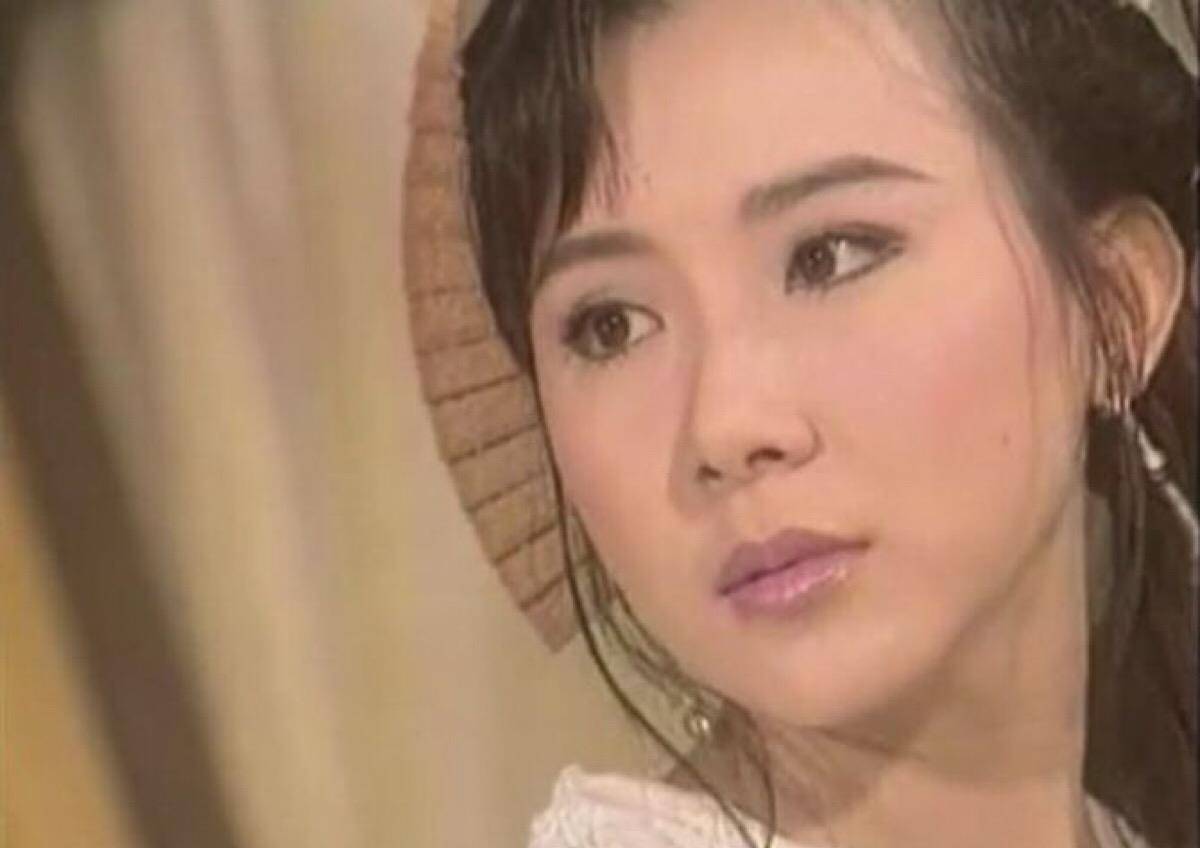 整容毀掉的女星都有誰，深度探討與反思，深度探討與反思，整容遺憾，哪些女星因整容失去光彩？