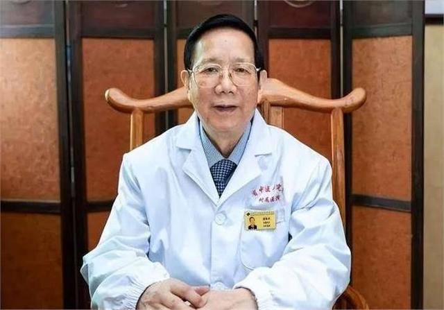 中醫(yī)治療腫瘤第一人，開創(chuàng)腫瘤治療新紀(jì)元，開創(chuàng)腫瘤治療新紀(jì)元，中醫(yī)大師引領(lǐng)腫瘤治療新時代