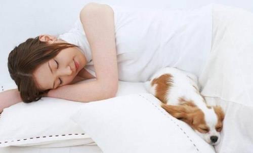 經(jīng)期飲食禁忌，經(jīng)期不能吃什么，經(jīng)期飲食禁忌，經(jīng)期應(yīng)避免哪些食物？